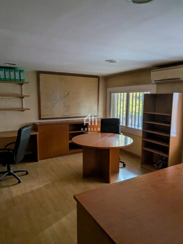 Oficina luminosa en Lleida, 61 m²