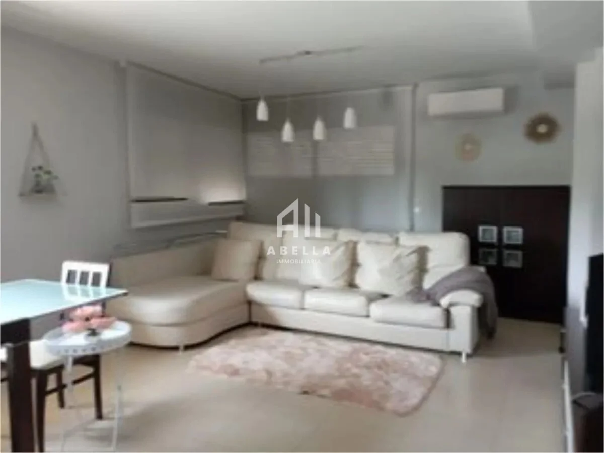 Piso de cuatro habitaciones con dos terrazas