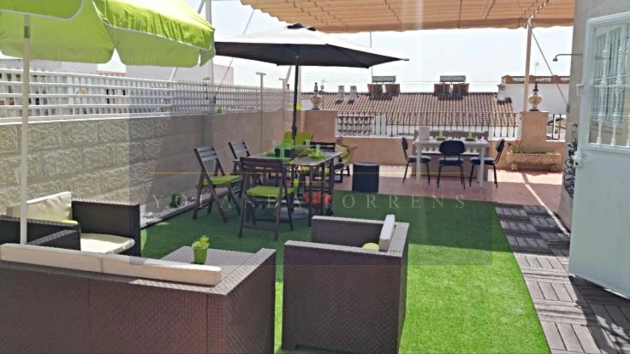 Casa de cinco dormitorios con sala de eventos