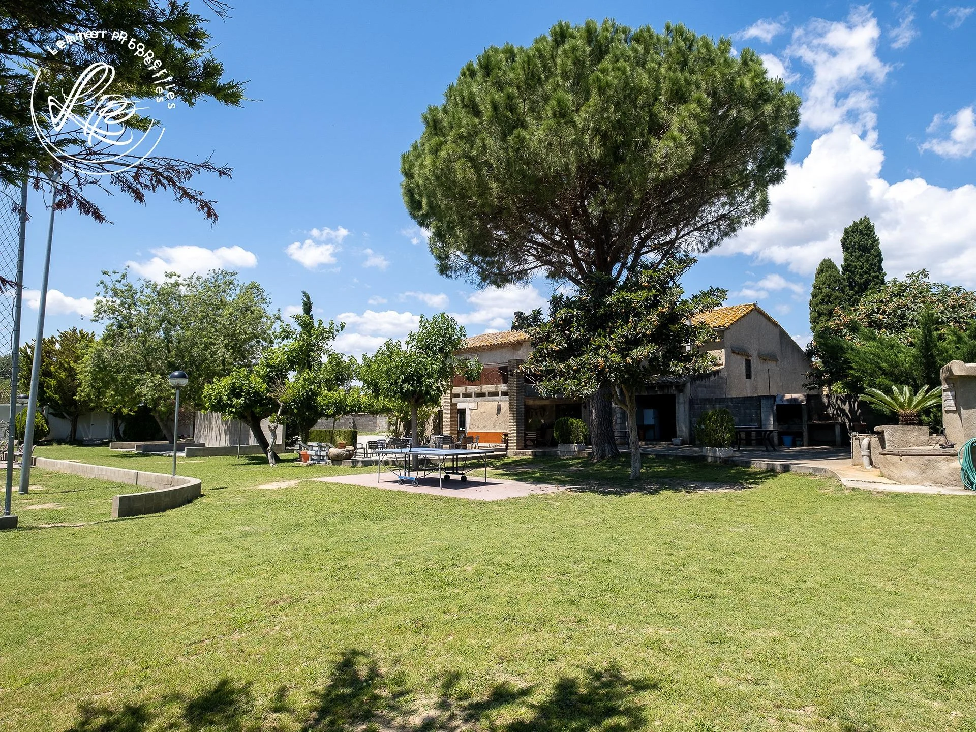 Historic farmhouse with operating business