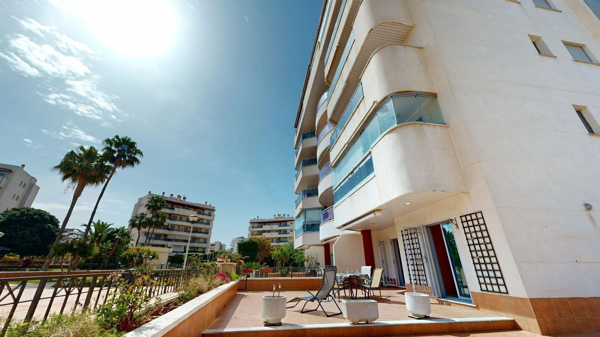 Apartamento costero con terraza de 130 m²
