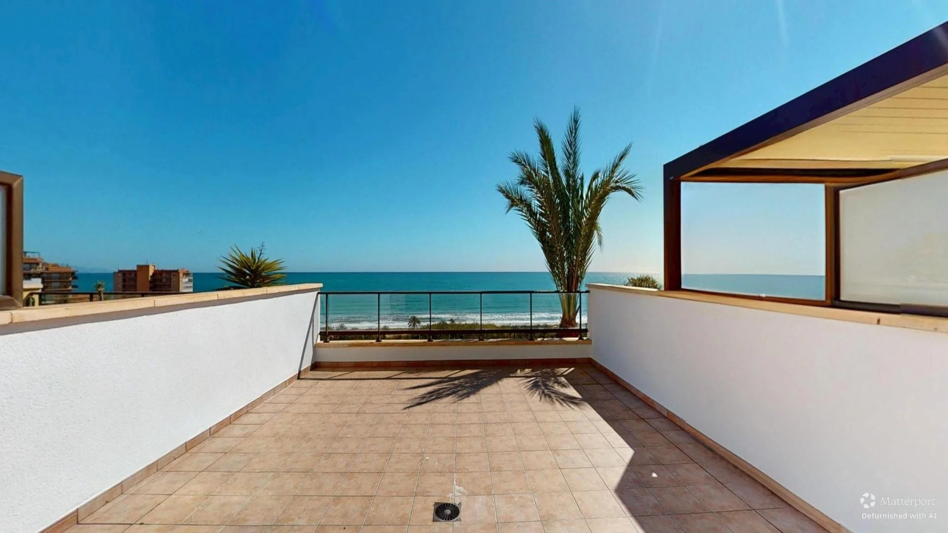 Seafront duplex with 3 bedrooms