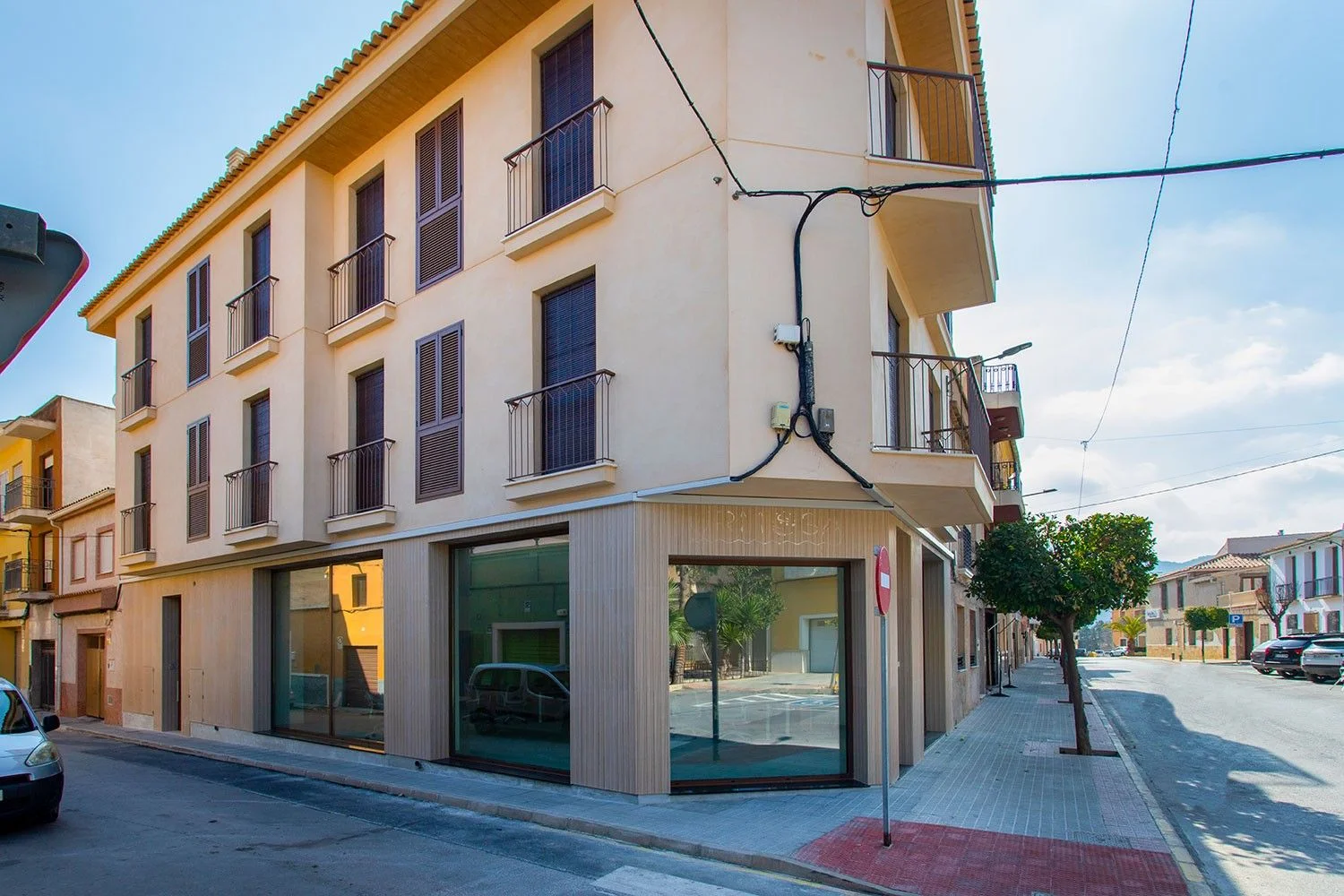 Apartamento moderno de tres dormitorios en Pueblo 6