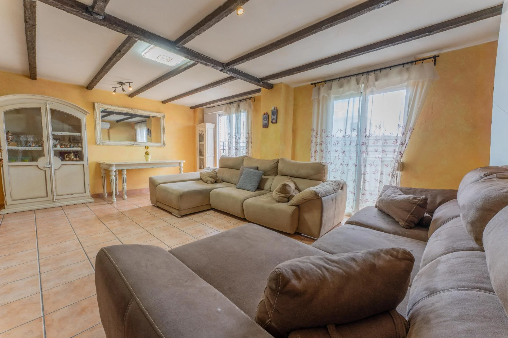 Good-condition Elche flat, 3 bedrooms