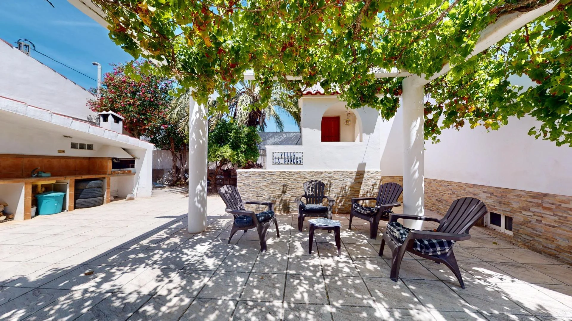 Spacious Crevillent house with private pool