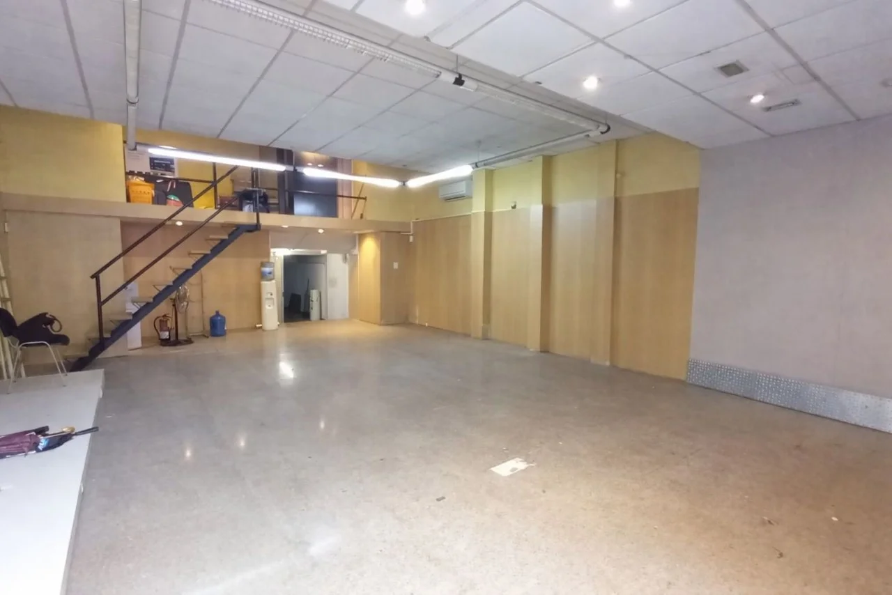 Local comercial con oficina habilitada
