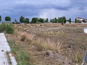 Urban plot in La Girada, 36 homes