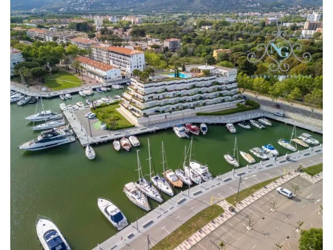 Apartamento en planta baja con precios contradictorios