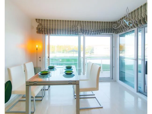 Port d'Aro flat with canal views