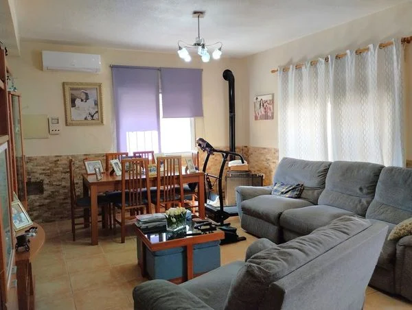 Two Pilar sale listings captured