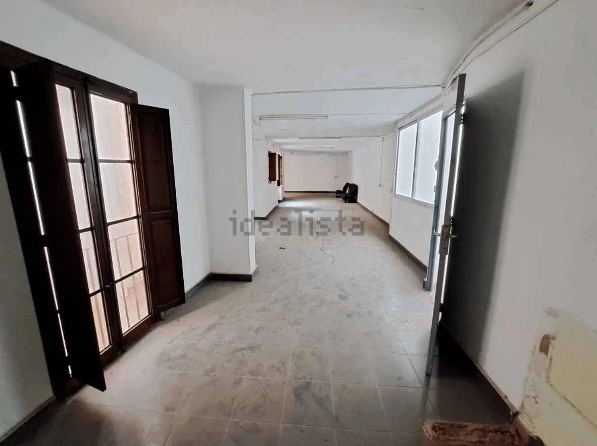 Adosado céntrico con 448 m² y potencial