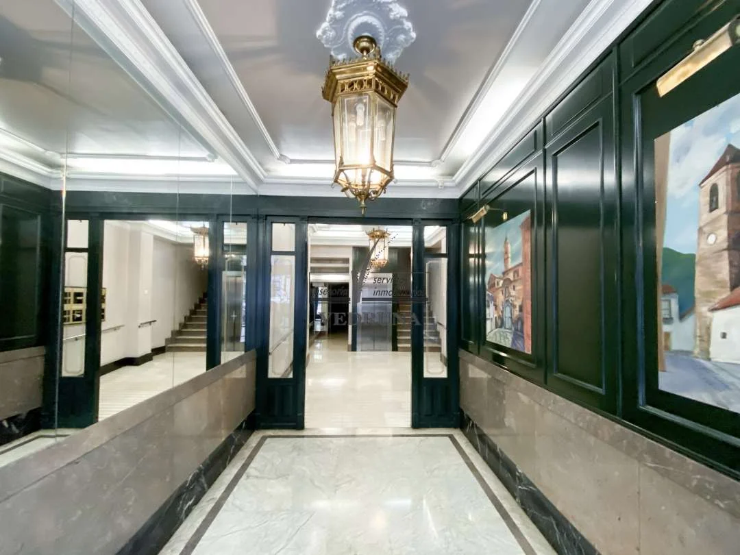 Central Zaragoza flat with 5 bedrooms
