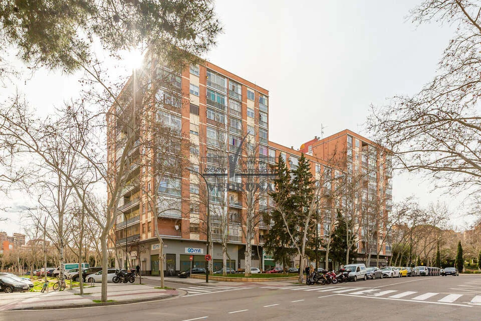 Local de oficinas de 213 m² en Zaragoza