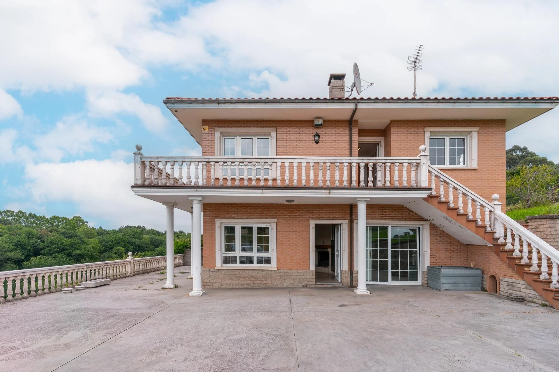 Spacious rural house near Gijón