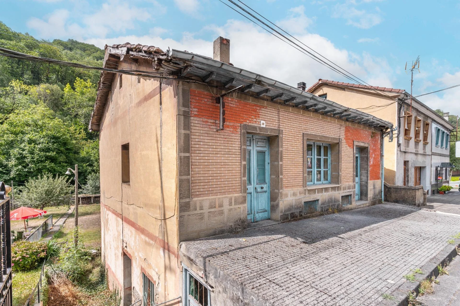Casa de piedra con potencial para dos viviendas