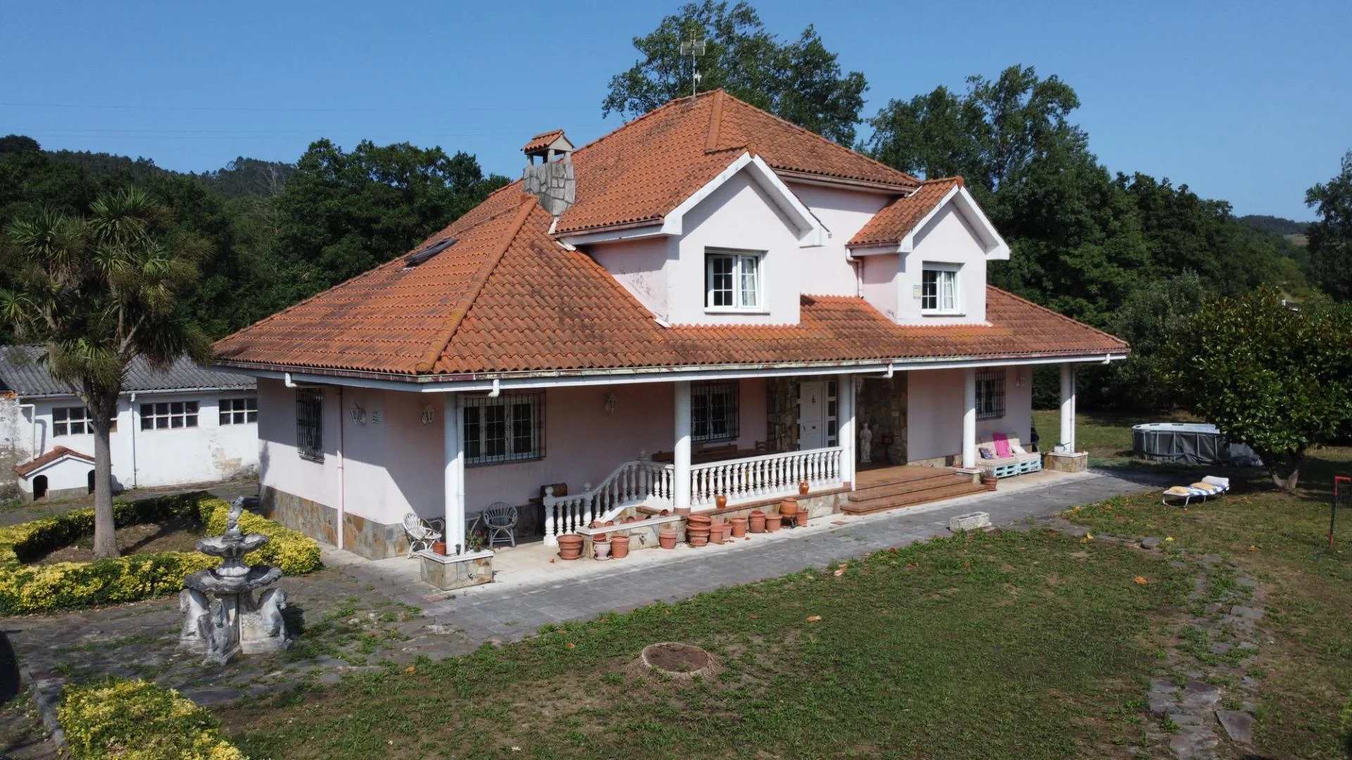 Chalet independiente con 243 m² construidos