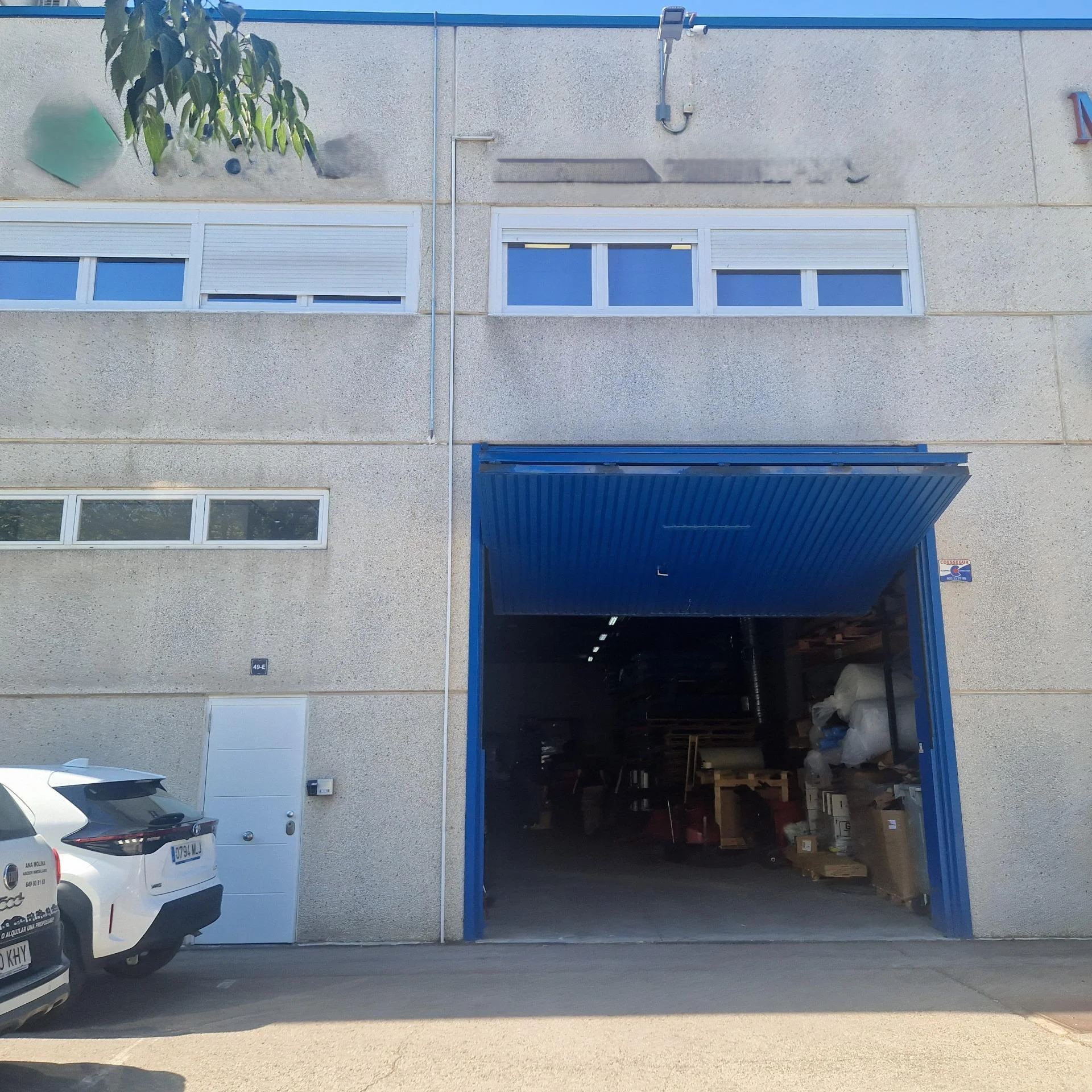 Industrial warehouse in Villaverde, 718 m²