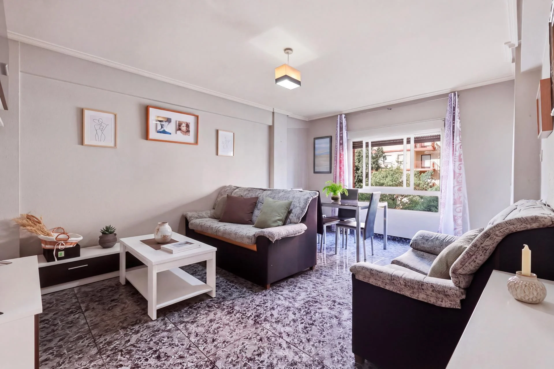 Three-bedroom Malilla flat with lift