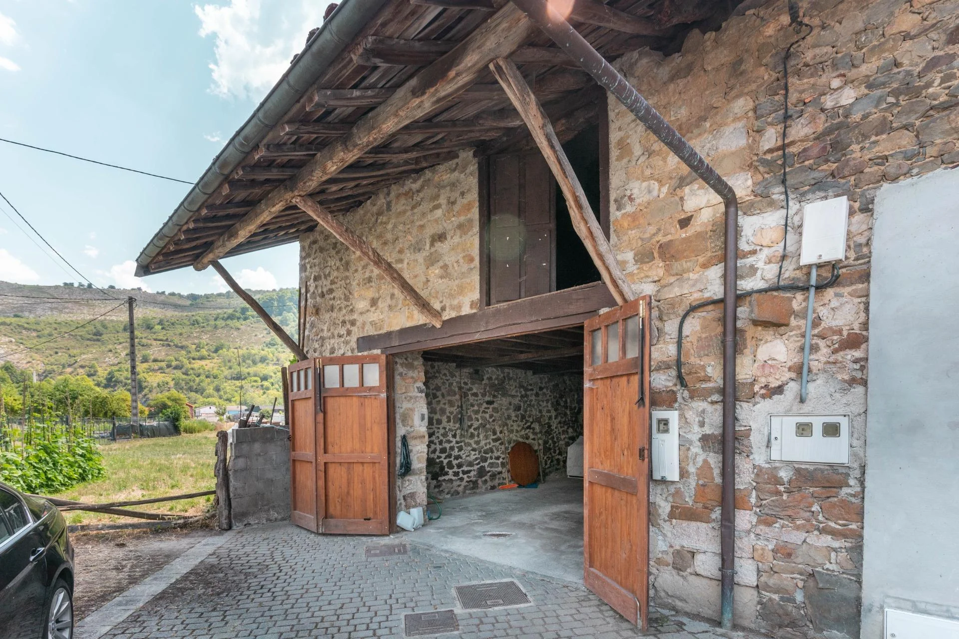 Stone barn conversion in Redes Park