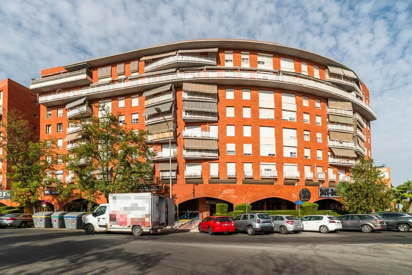 Four-bedroom flat in Sevilla Este