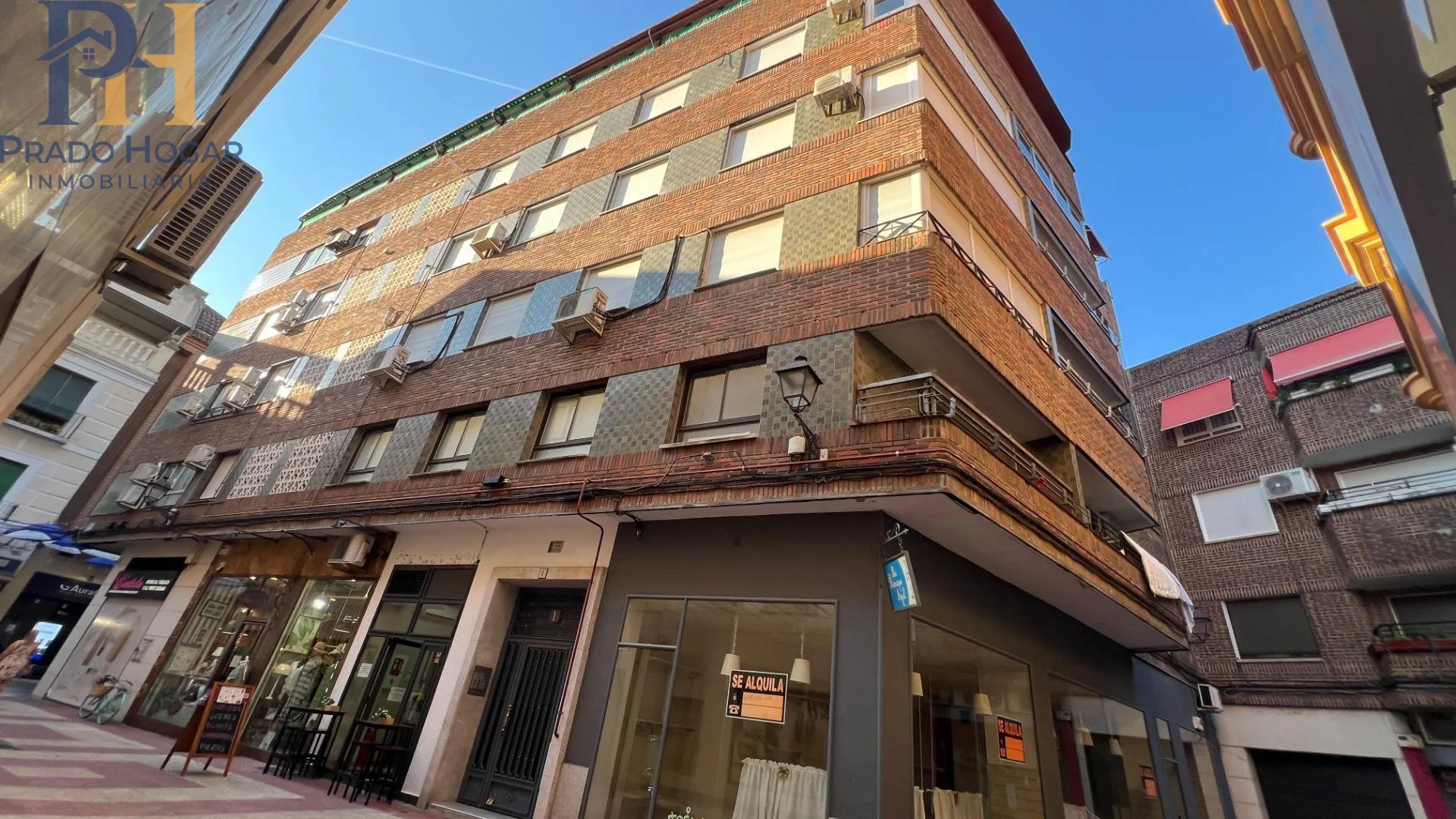 Piso céntrico de cuatro dormitorios con terraza