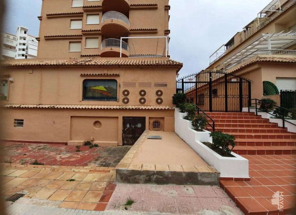 Local comercial costero cerca de la playa de Gandia