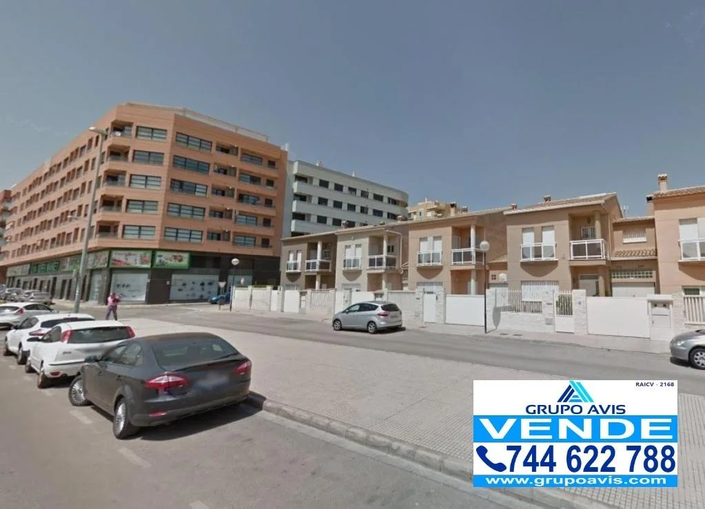 Garaje subterráneo en Oliva, 39 m²