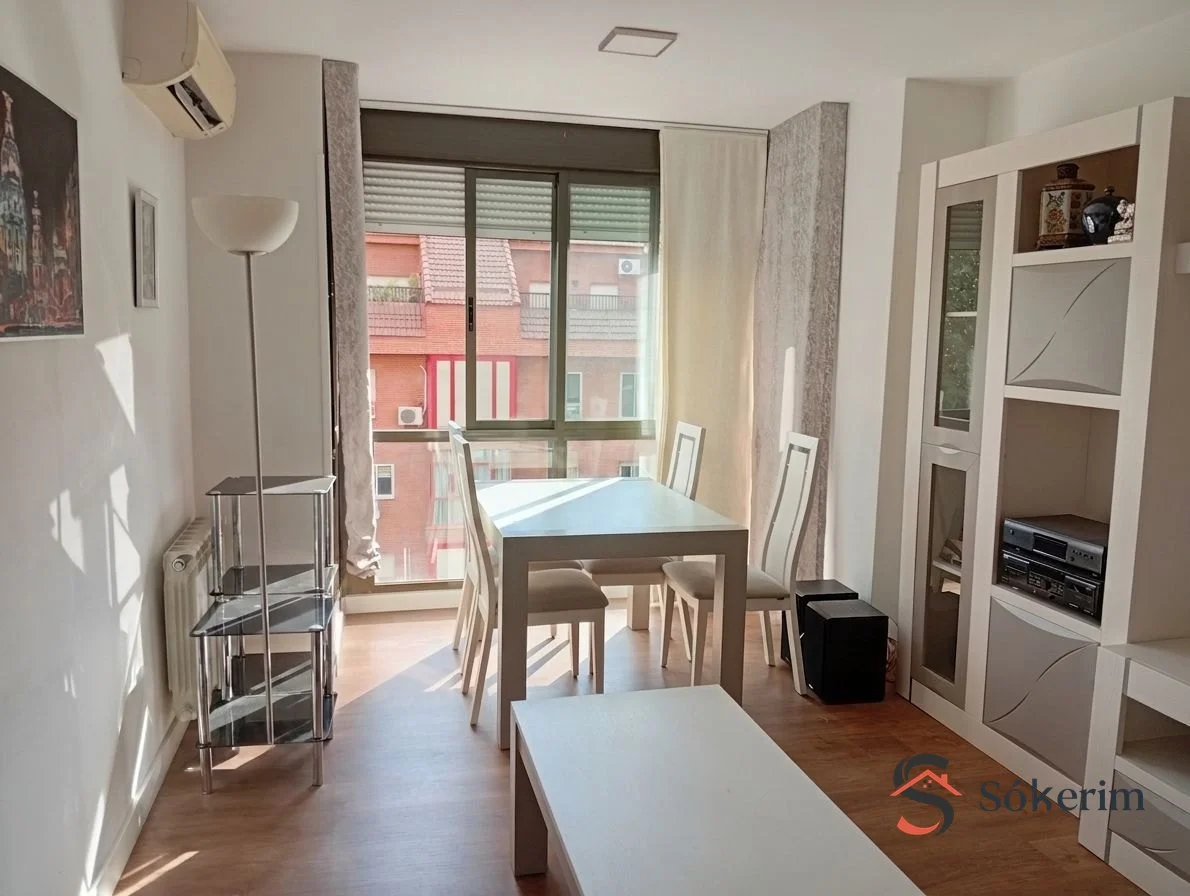 Reformed Villaverde flat, 85 m², pool