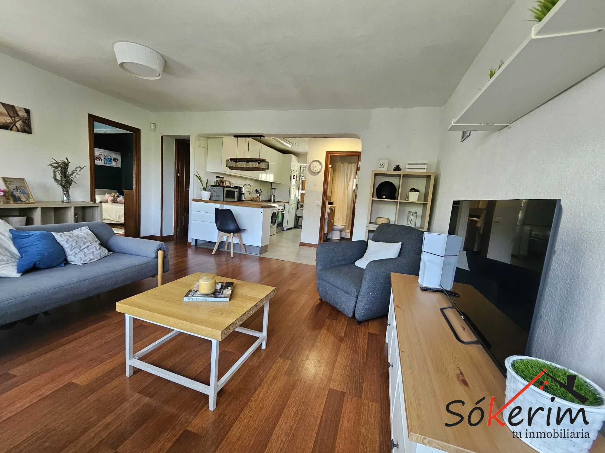 Tenanted Fuencarral flat with city views