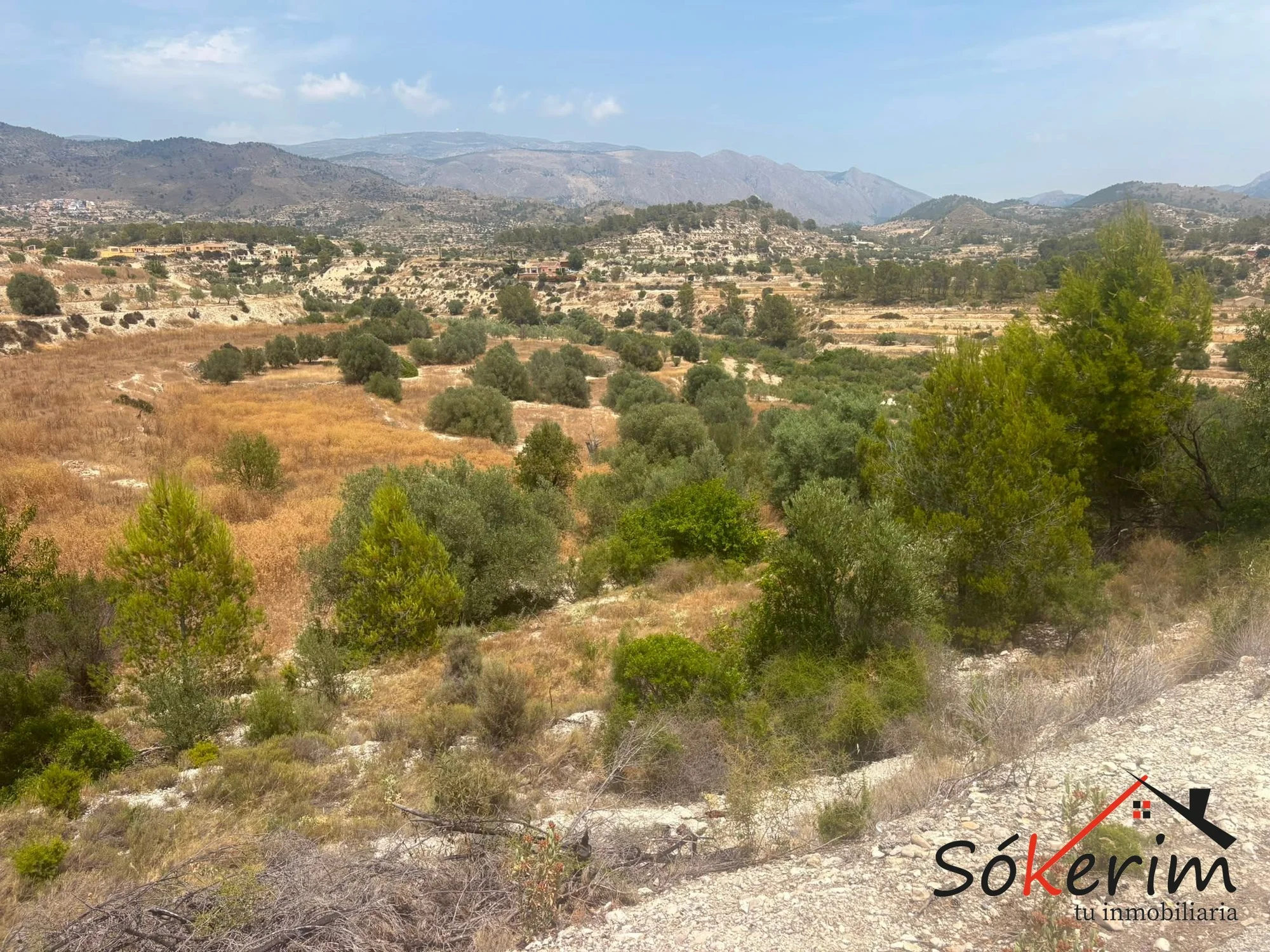 Rural plot near Relleu with views