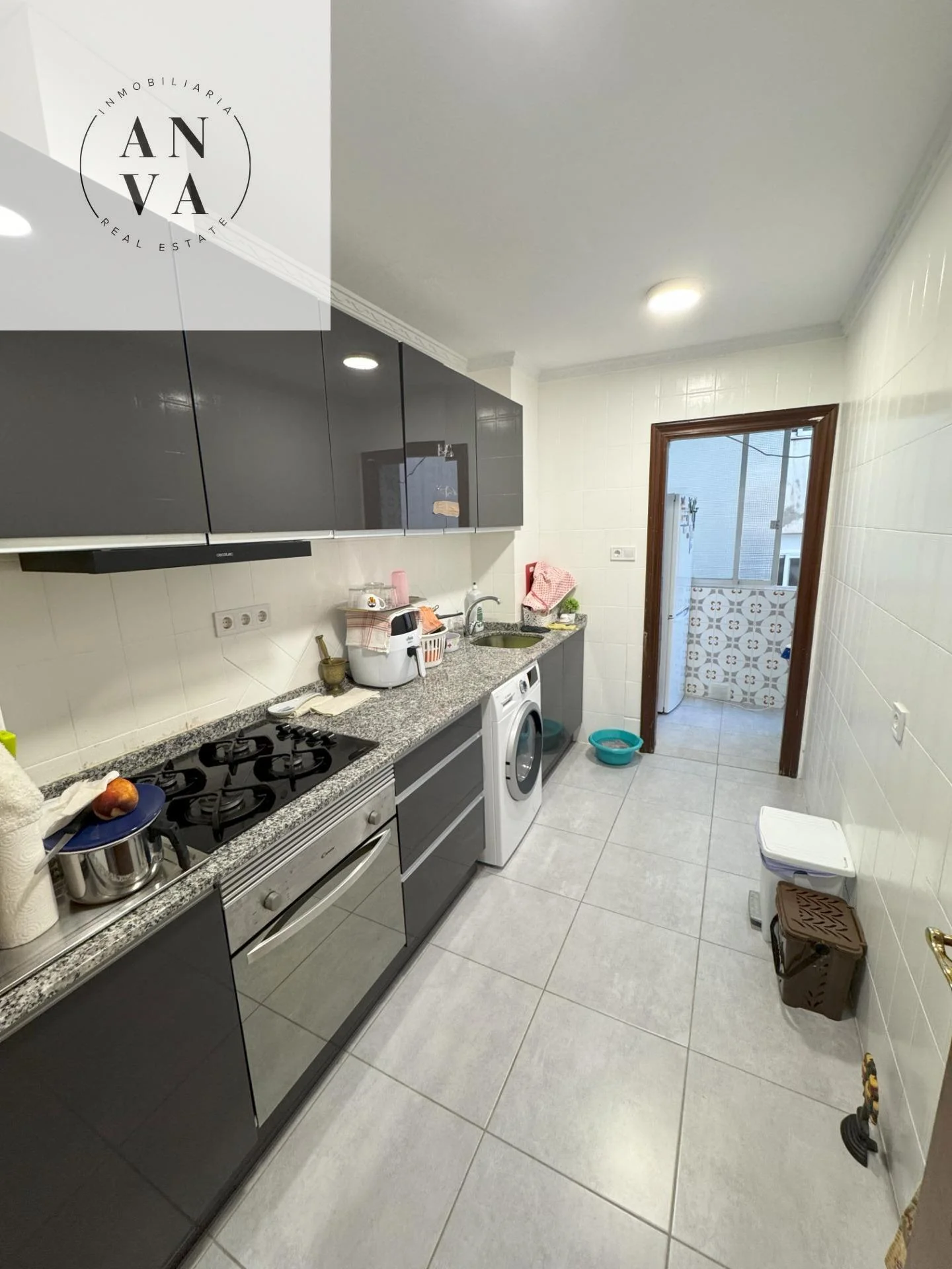 Piso de tres dormitorios cerca de la costa