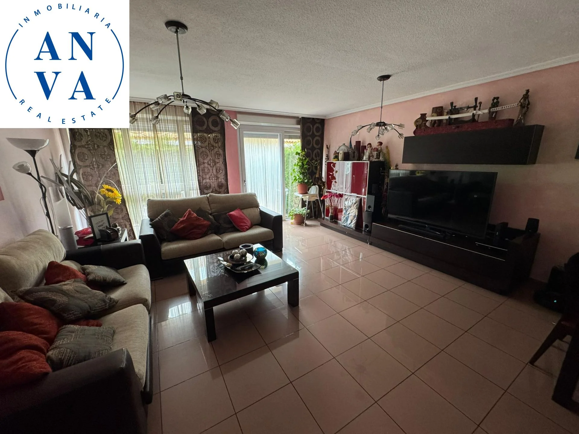 Five-bedroom townhouse near Alicante coast