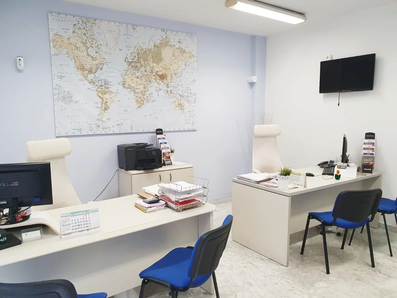 Commercial premises with 15 m² patio