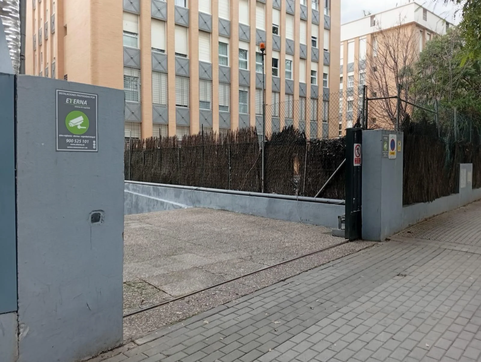Accessible garage space on Avenida de Jerez