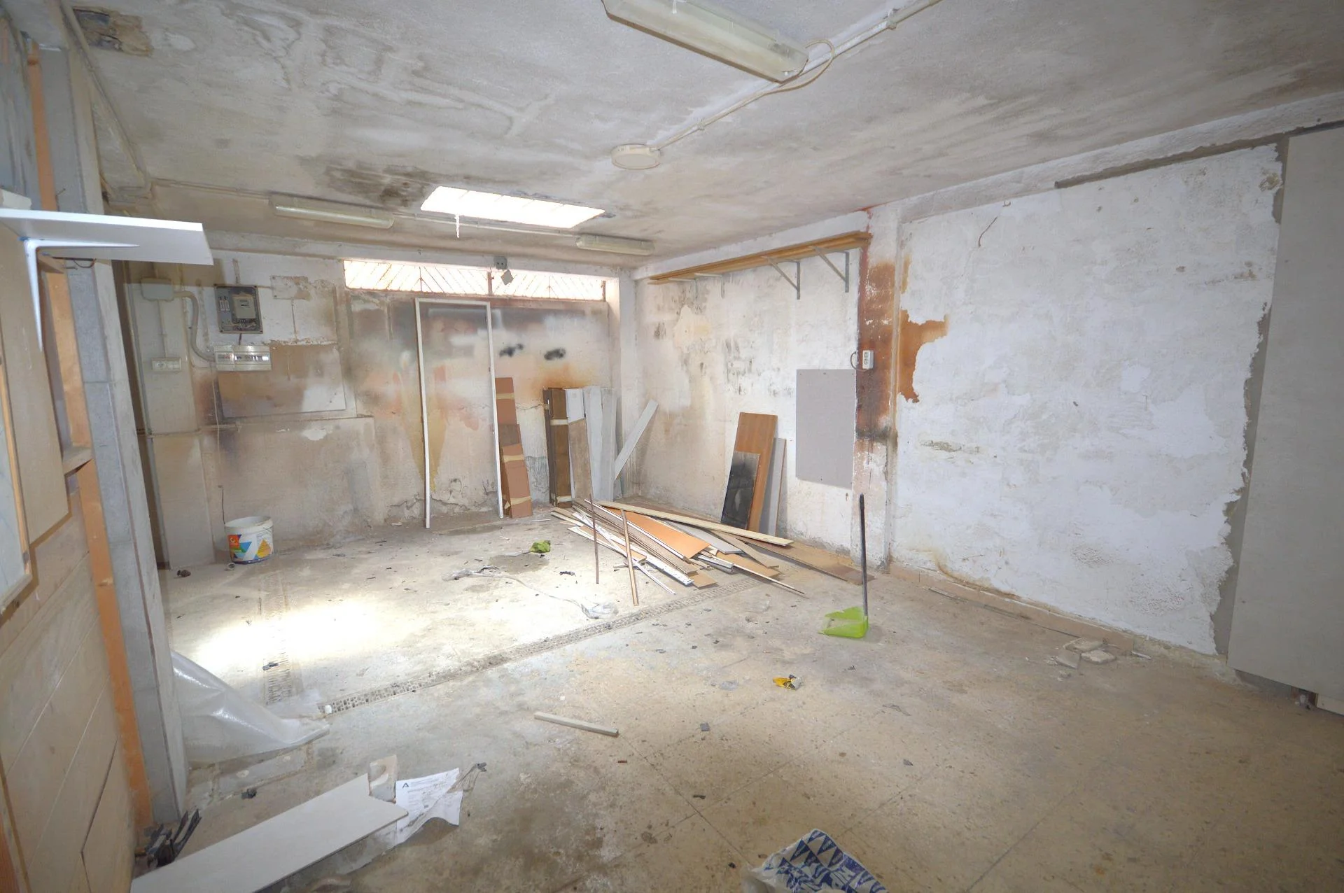 Bright commercial unit in Los Naranjos