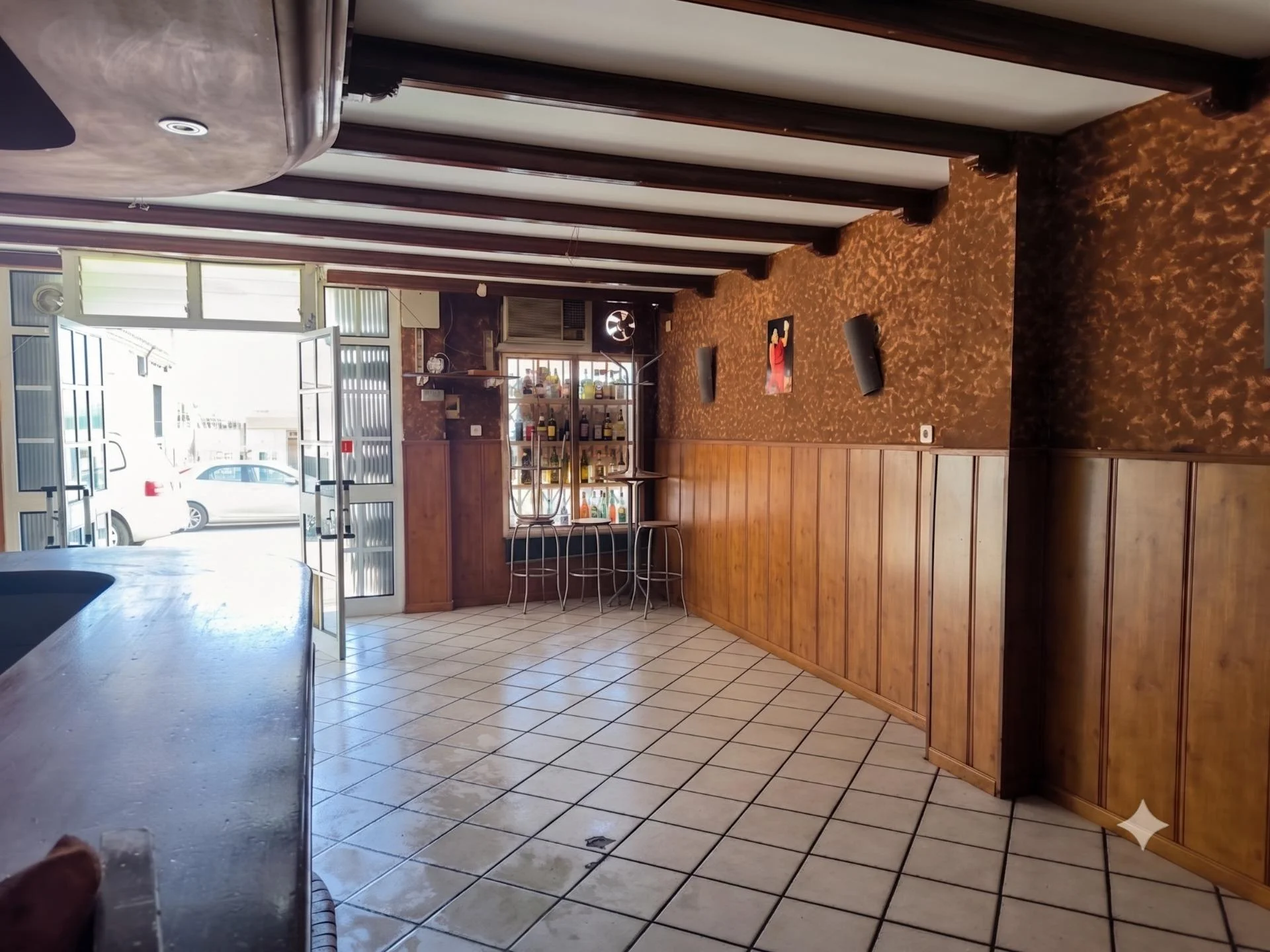Strategic bar premises by train station