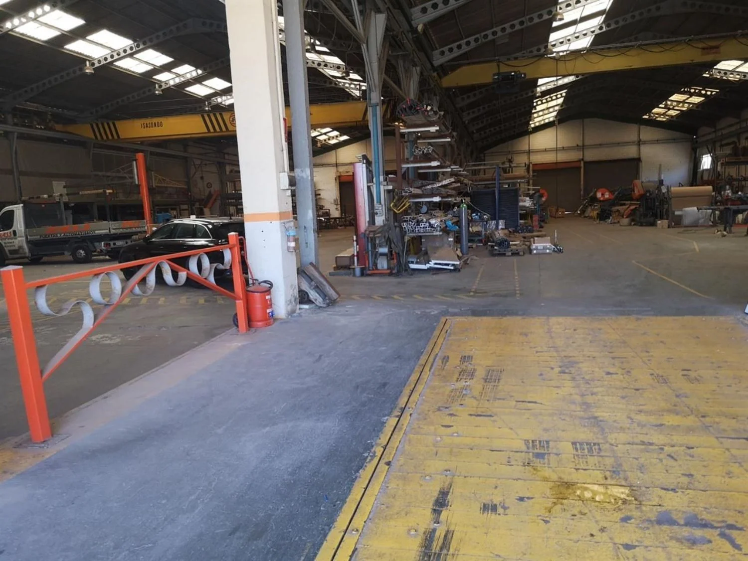 Gran local empresarial en Valencia, 12.000 m²