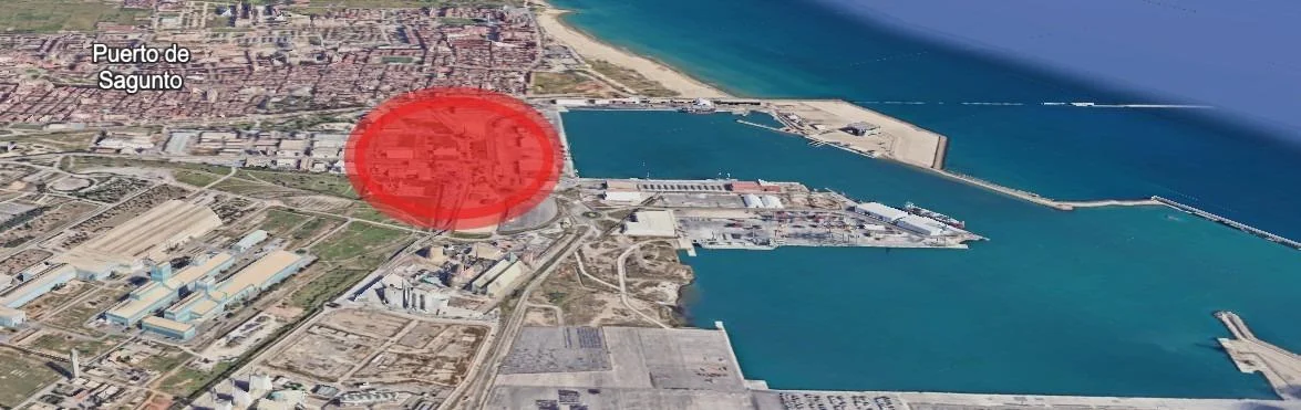 Industrial plot with 2,212 m² built