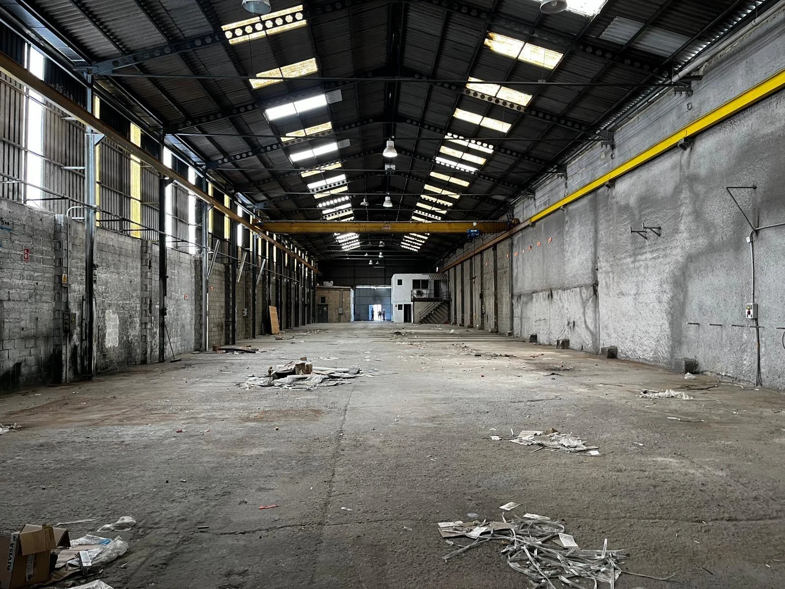 Industrial unit in Manises, 1,298 m²