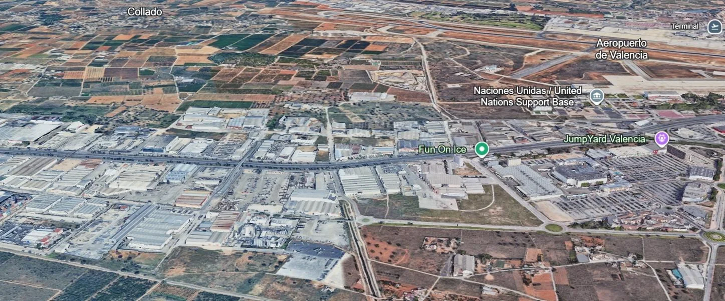 Industrial unit with 9,000 m² plot