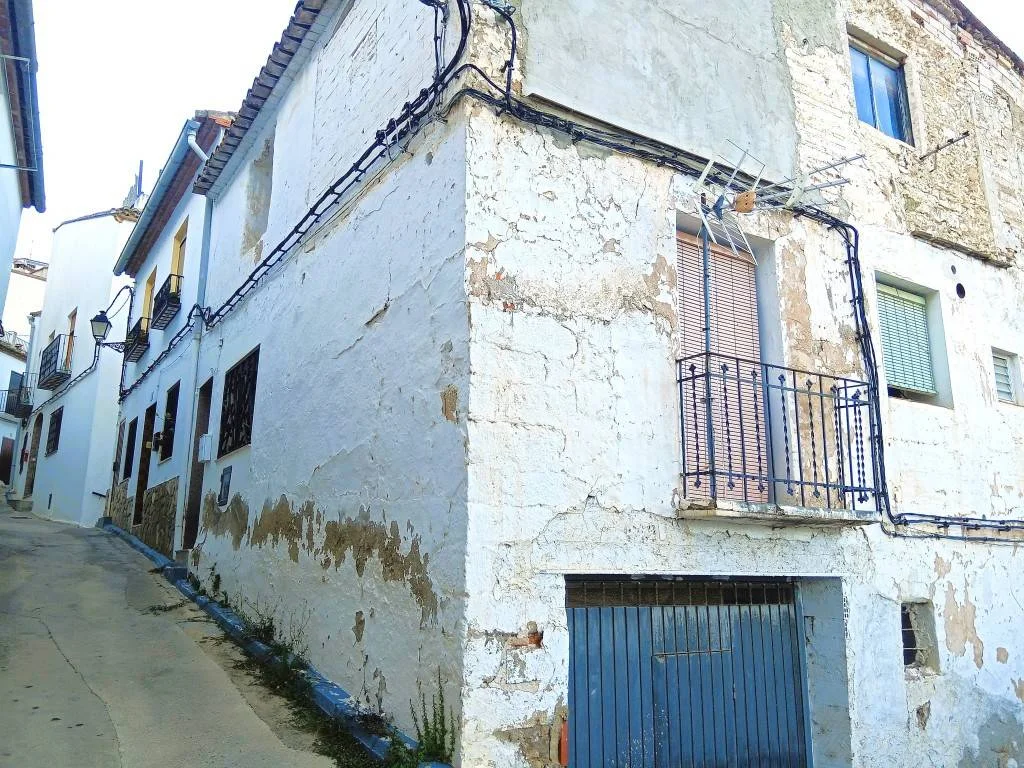 Casa de pueblo en Chulilla, 3 dormitorios