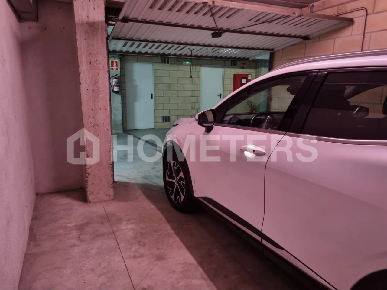 Garage in Zestoa with storage features
