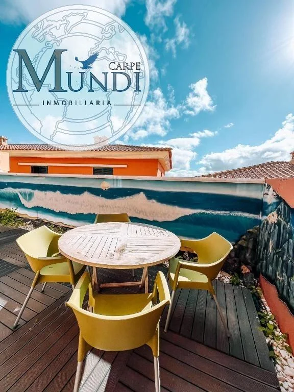 Three-storey triplex in Caleta de Fuste