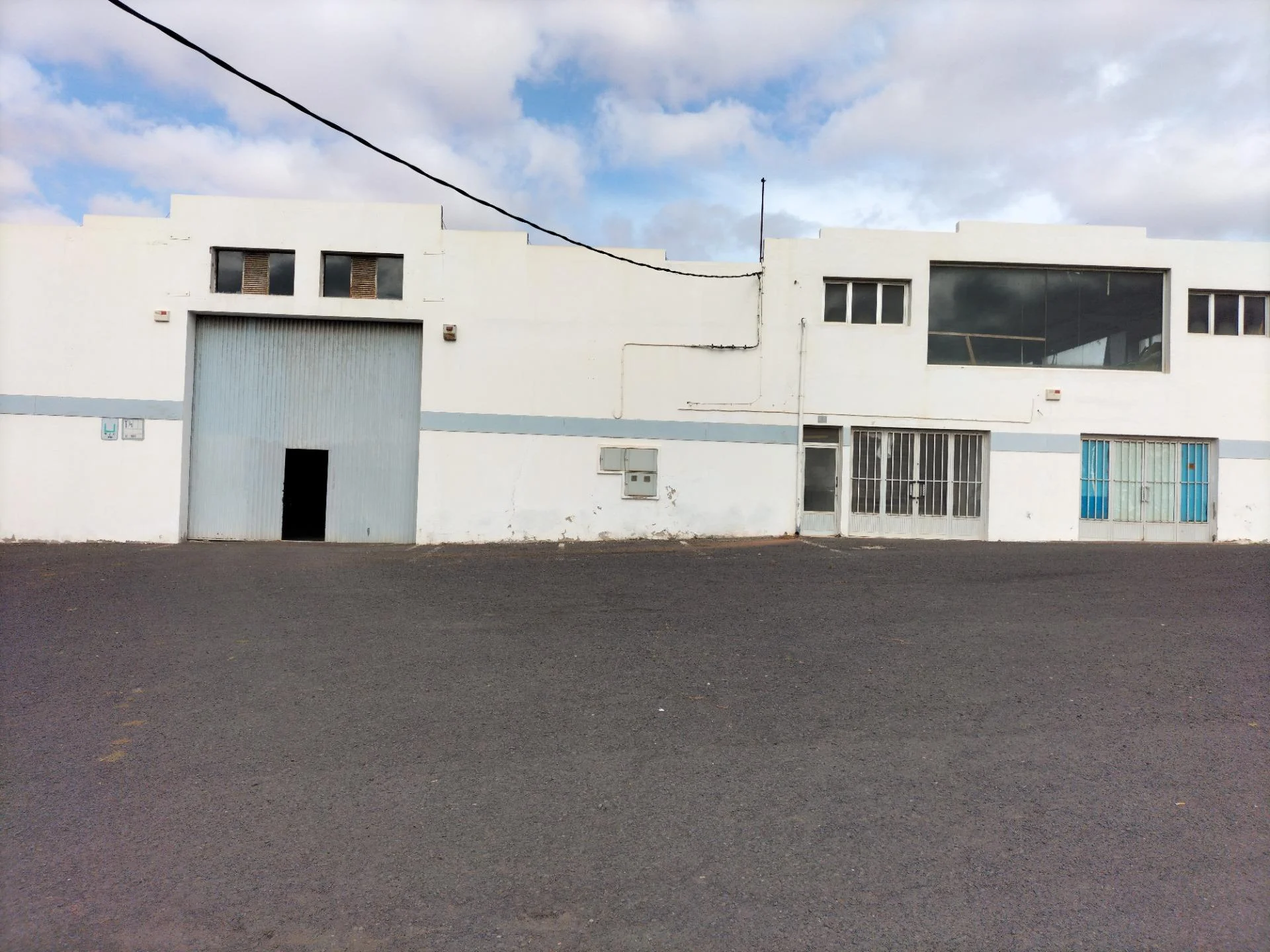 Industrial complex on 12,000 m² plot