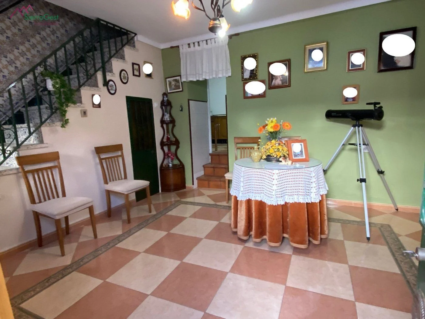 Casa en casco antiguo de Ubrique, cinco dormitorios