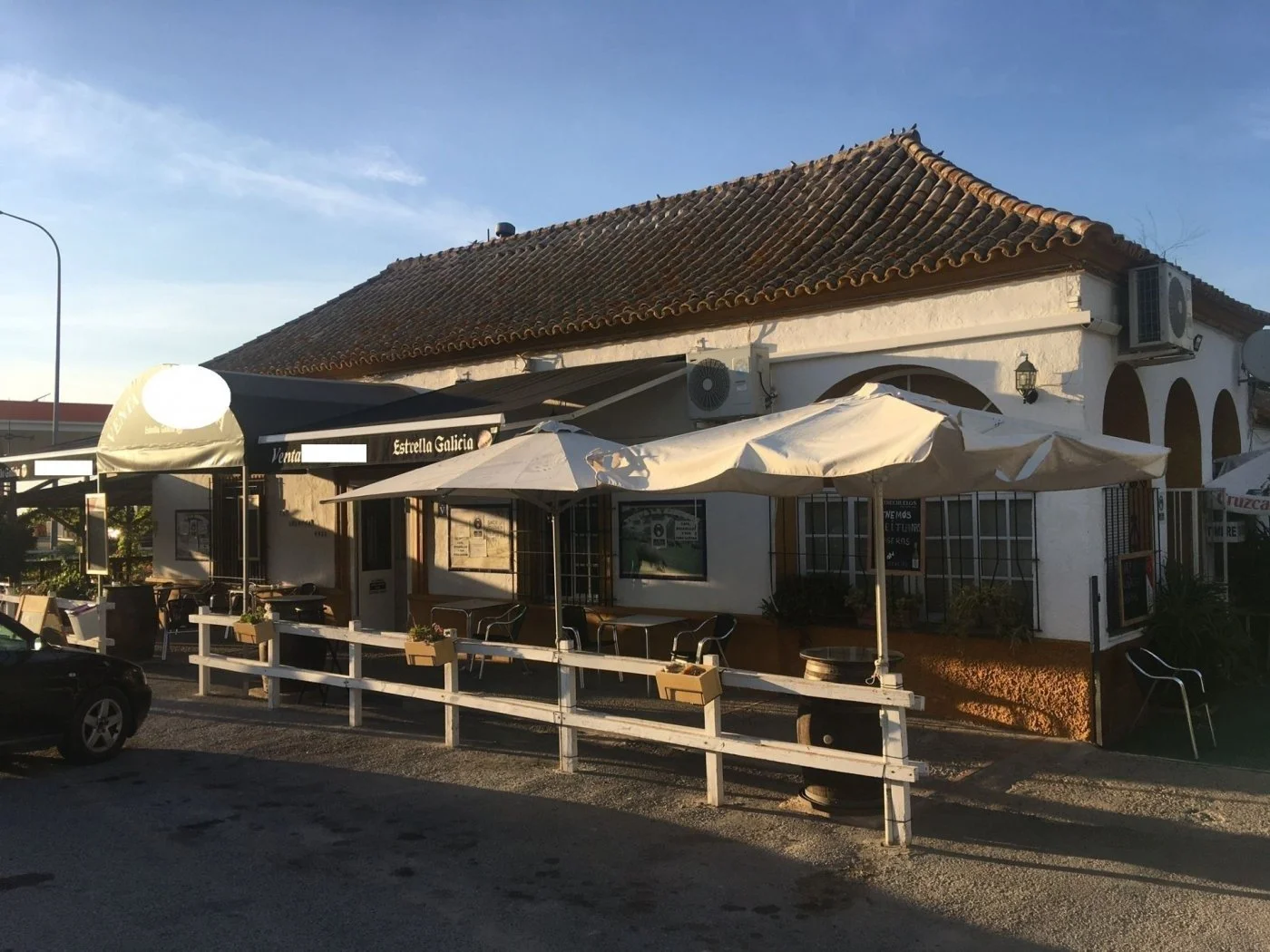 Rural property with 3,400 m² plot