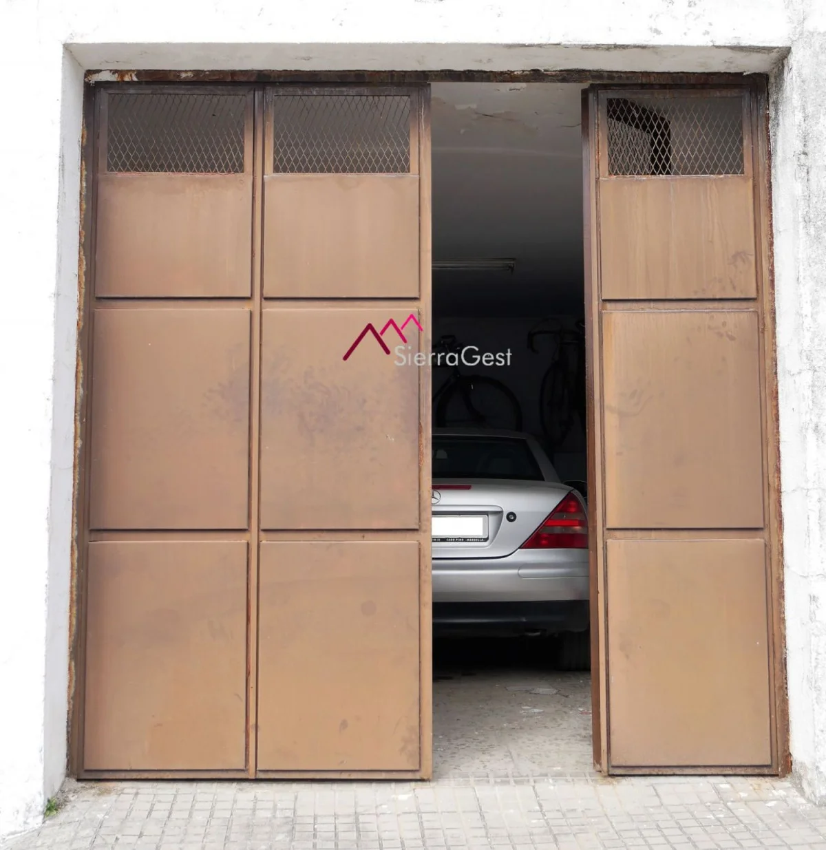 Garaje independiente cerca del centro