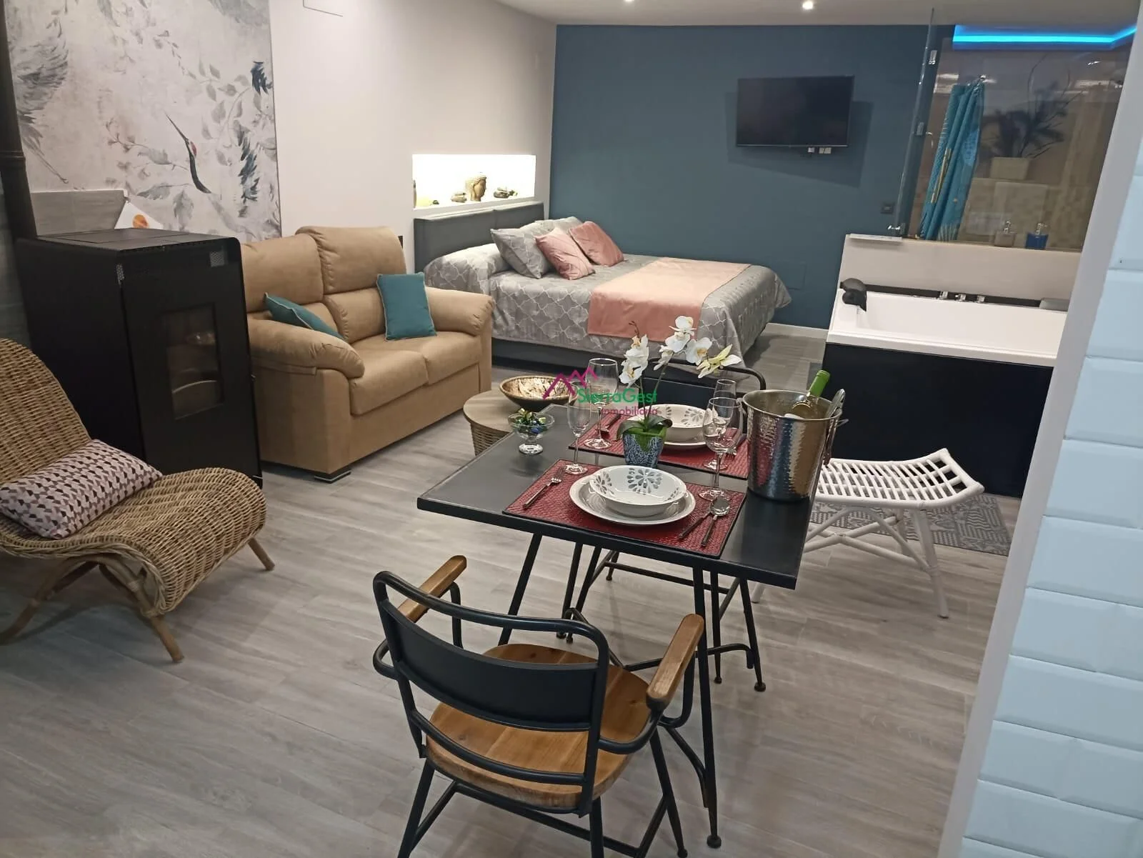 Loft reformado en Ubrique con jacuzzi