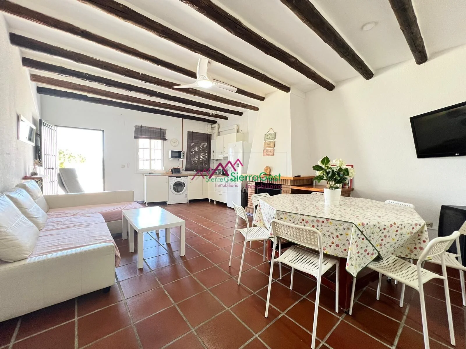 Ground-floor flat in Benaocaz, 3 bedrooms