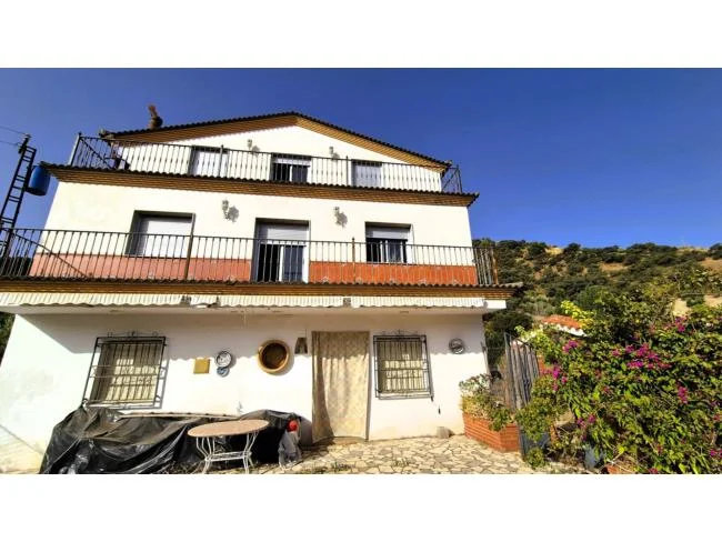 Gran chalet cerca de Algarinejo, seis dormitorios